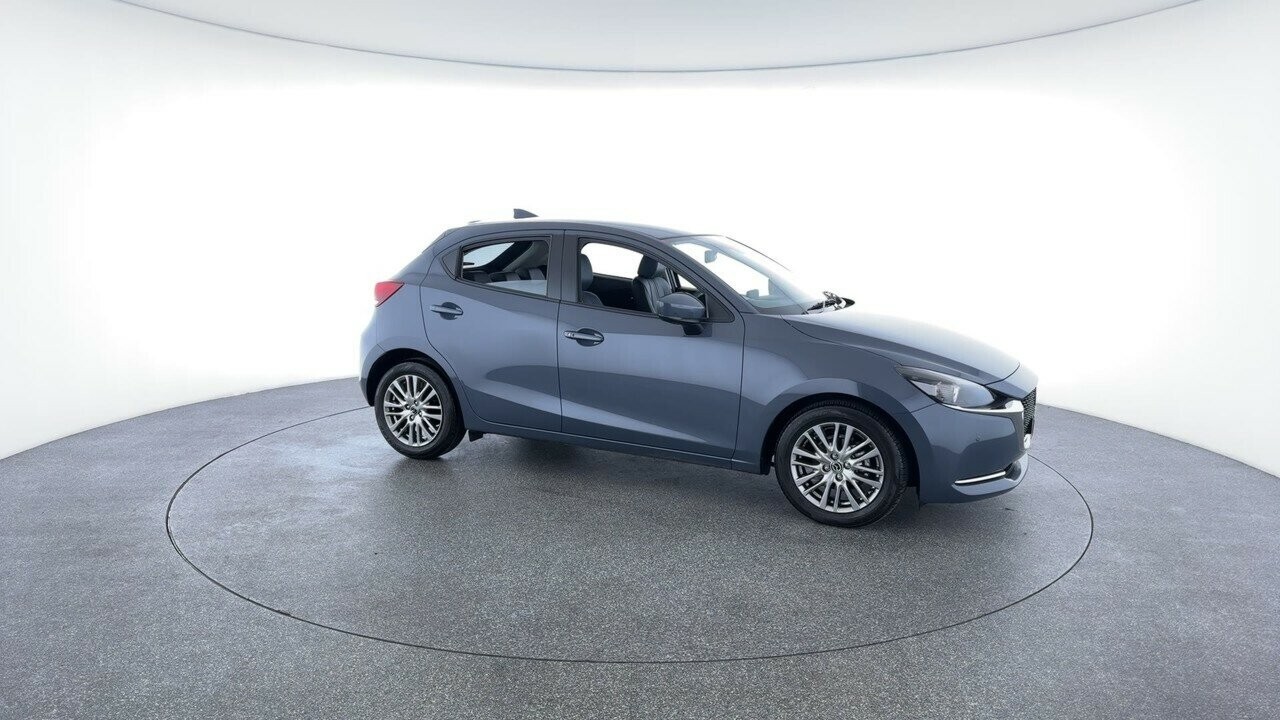 Mazda 2 image 2