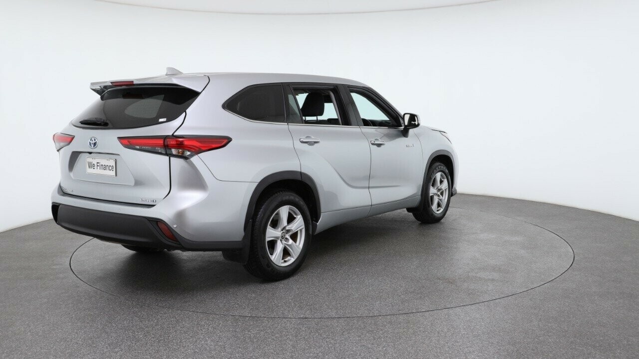 Toyota Kluger image 3