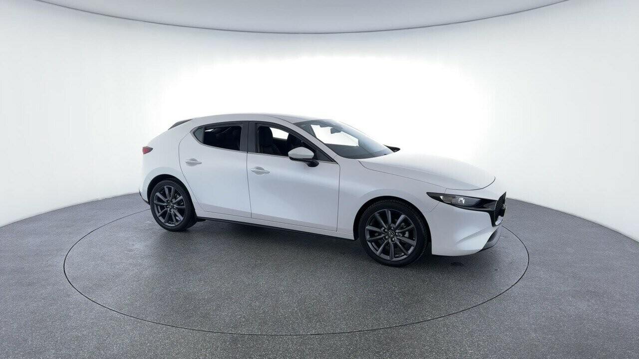 Mazda 3 image 2