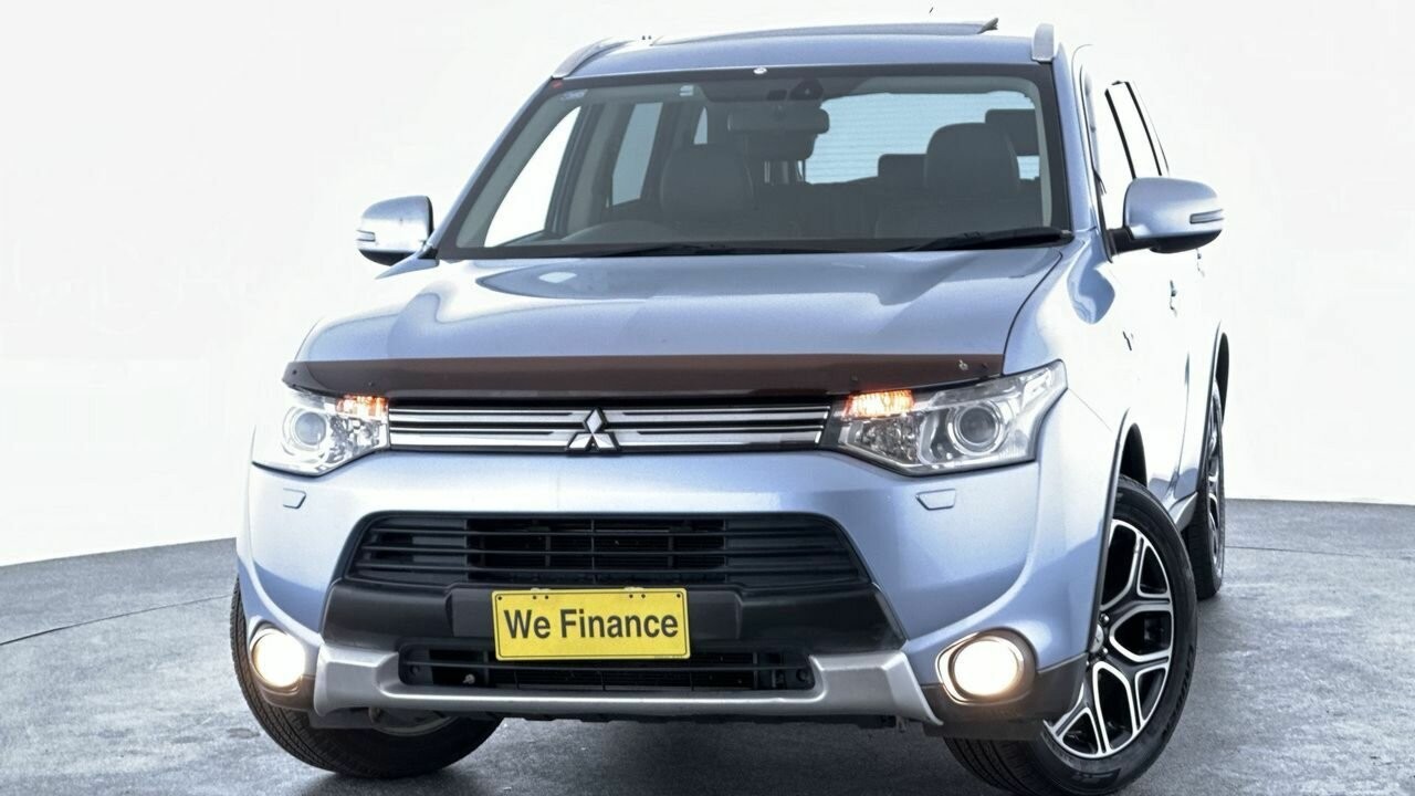 Mitsubishi Outlander image 1