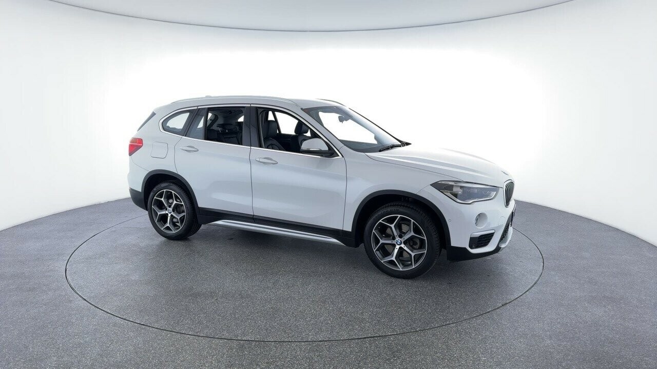 BMW X1 image 2