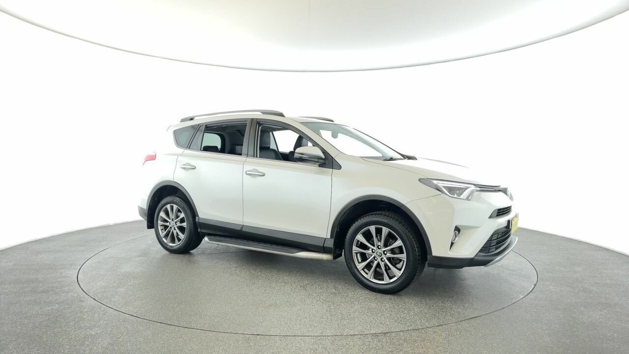 Toyota Rav4 image 2