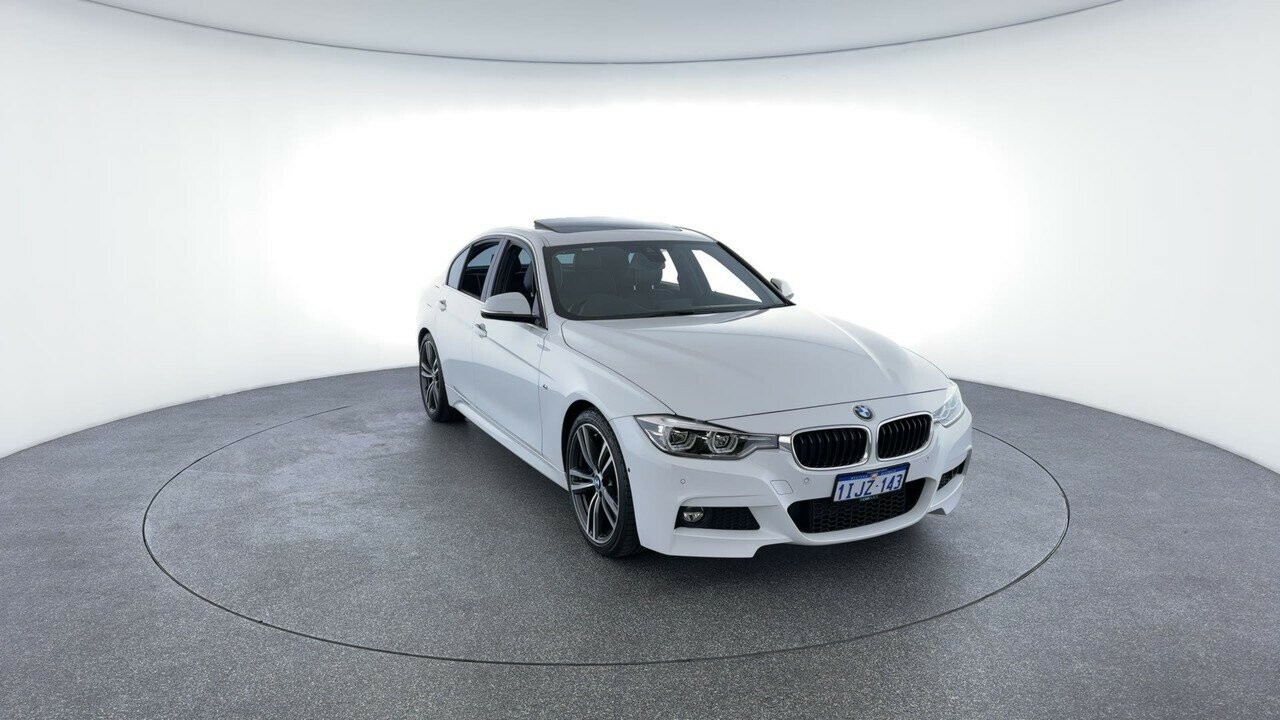 BMW 3 Series image 4