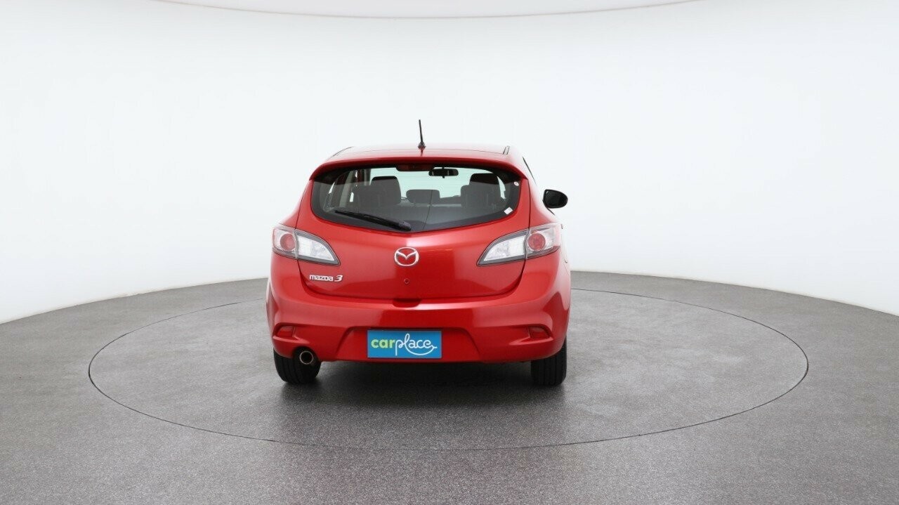 Mazda 3 image 2