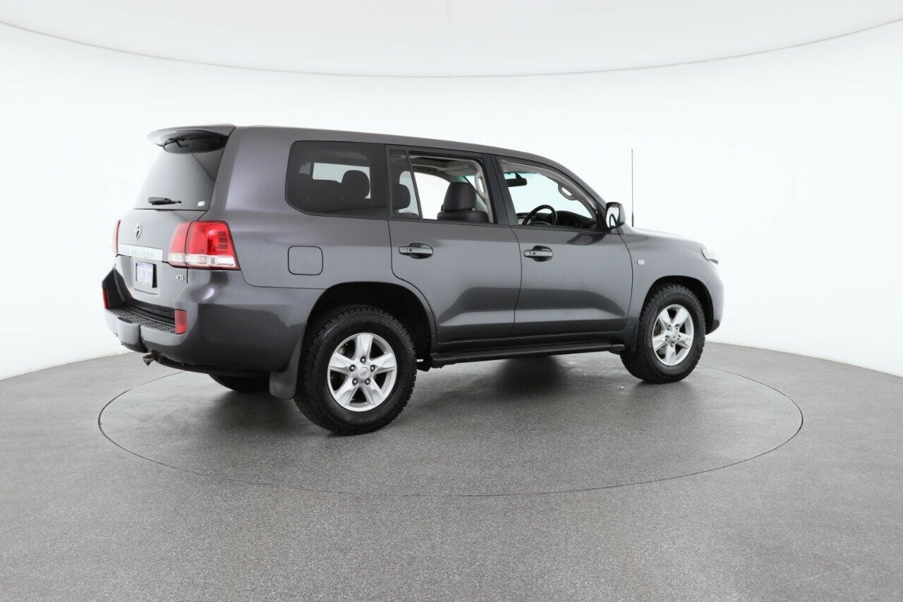 Toyota Landcruiser image 4