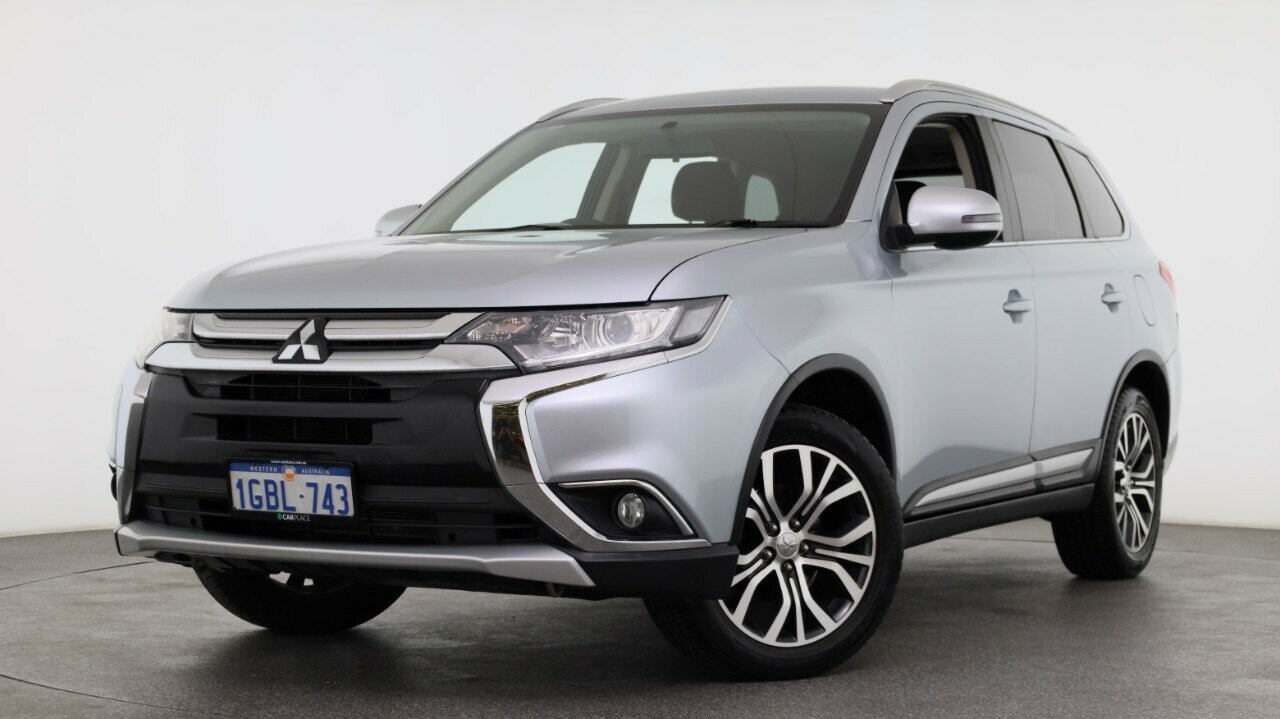 Mitsubishi Outlander image 1