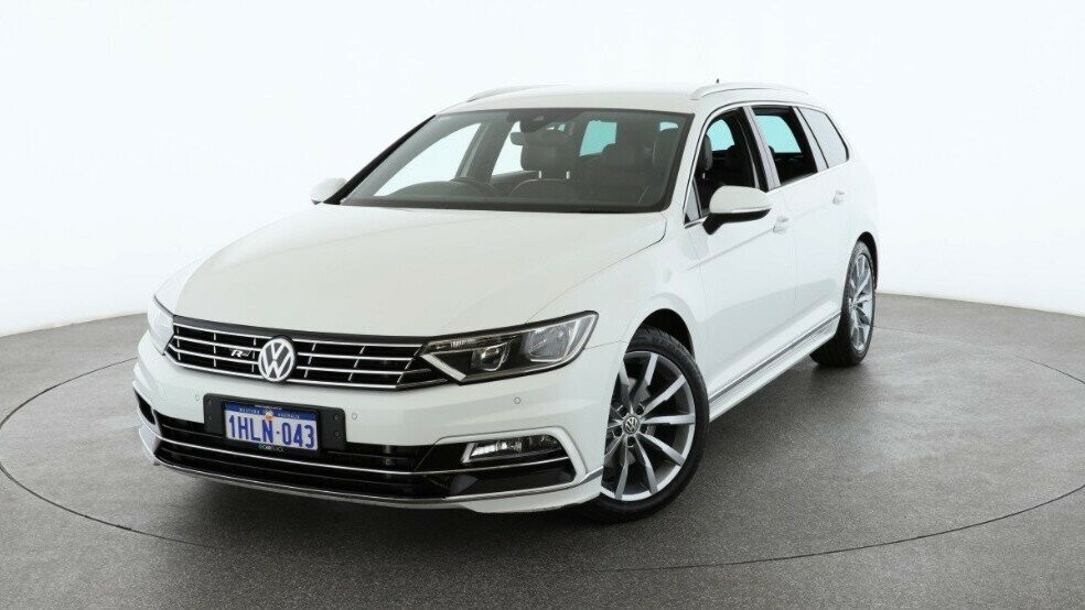 Volkswagen Passat image 1