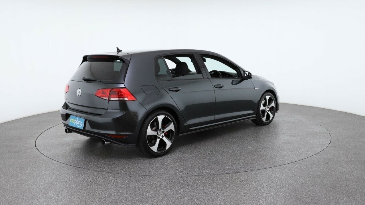 Volkswagen Golf image 4