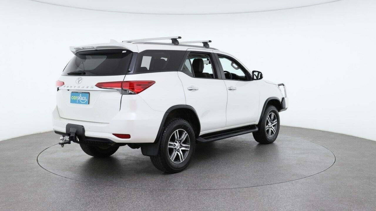 Toyota Fortuner image 4