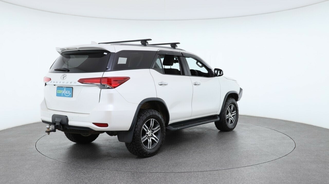 Toyota Fortuner image 4