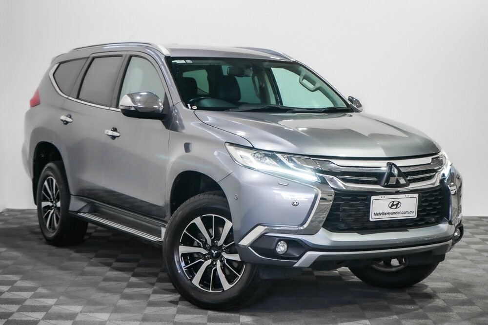 Mitsubishi Pajero Sport image 1