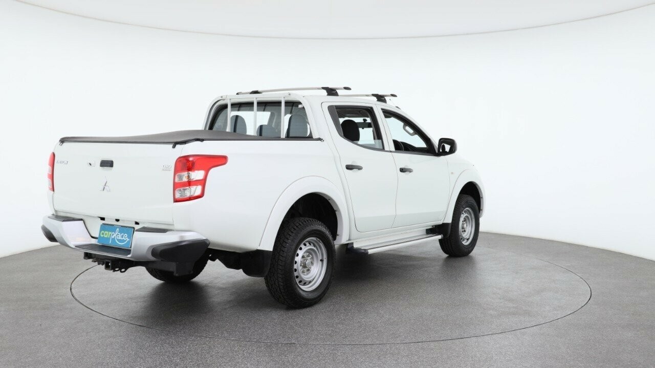 Mitsubishi Triton image 4