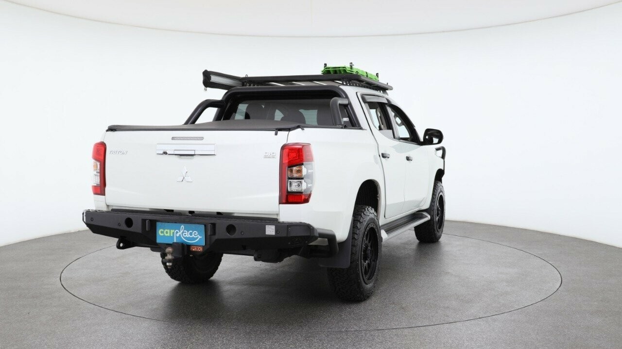 Mitsubishi Triton image 3