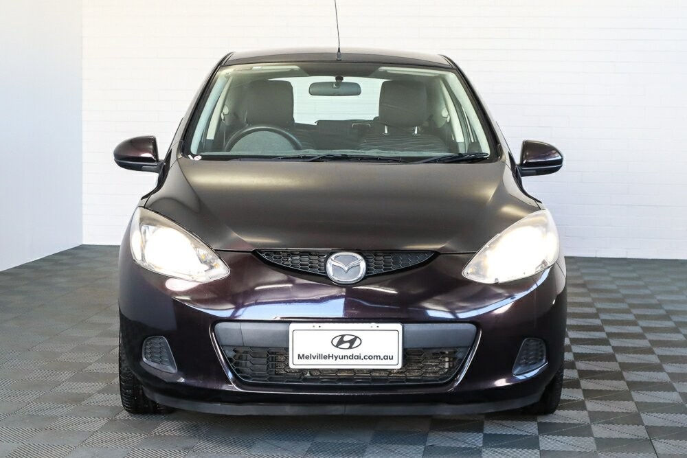 Mazda 2 image 2