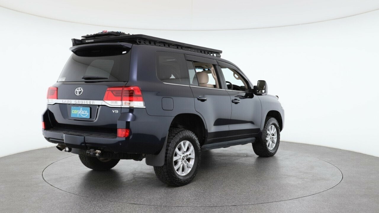 Toyota Landcruiser image 4