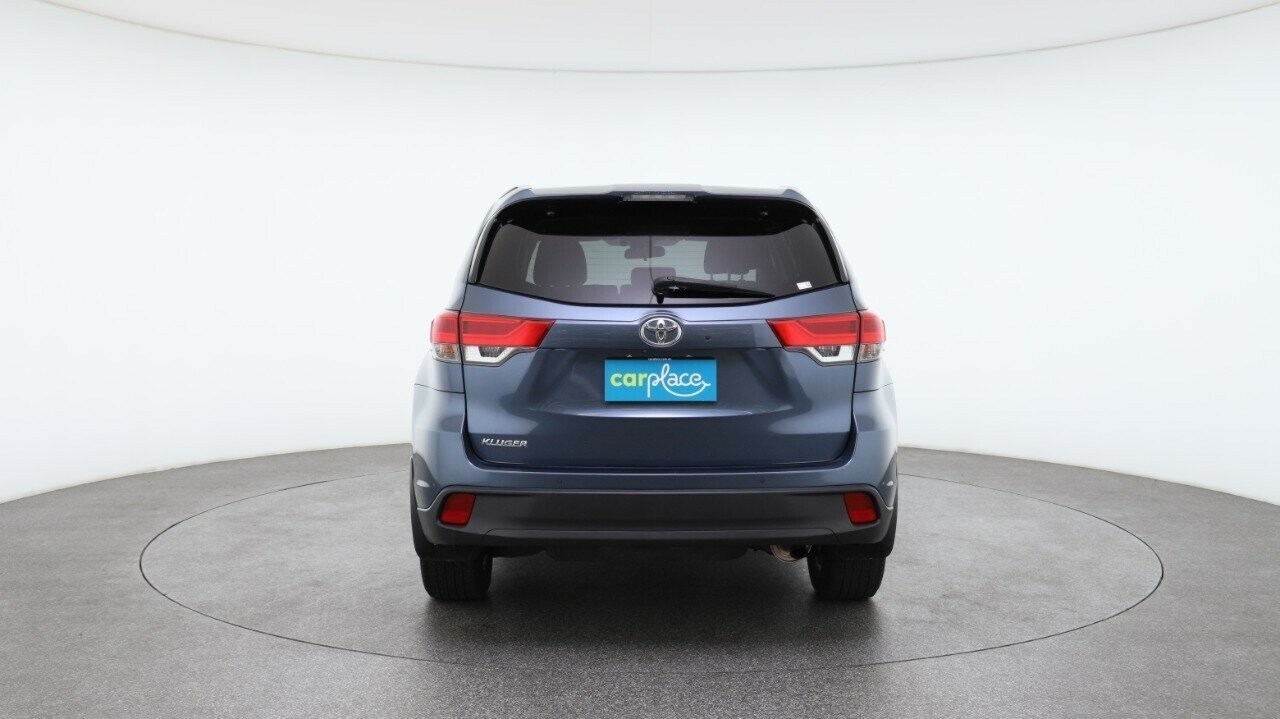 Toyota Kluger image 2