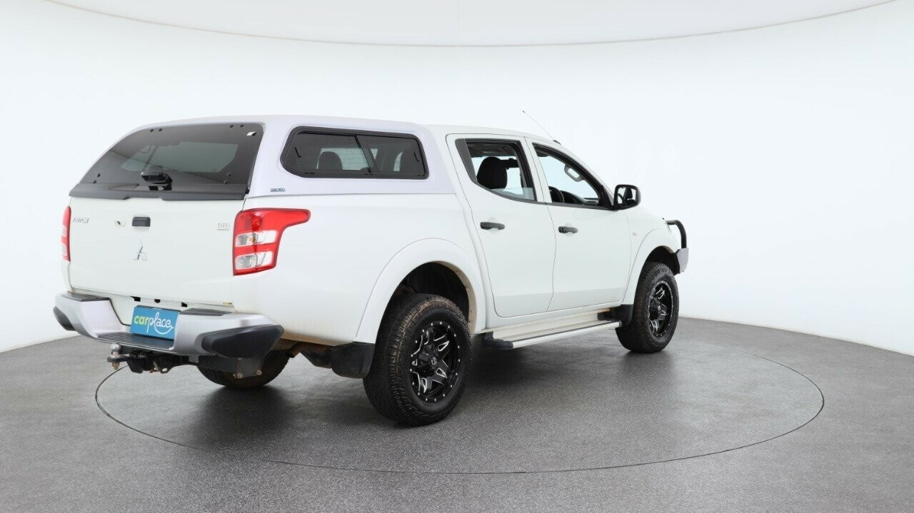 Mitsubishi Triton image 4