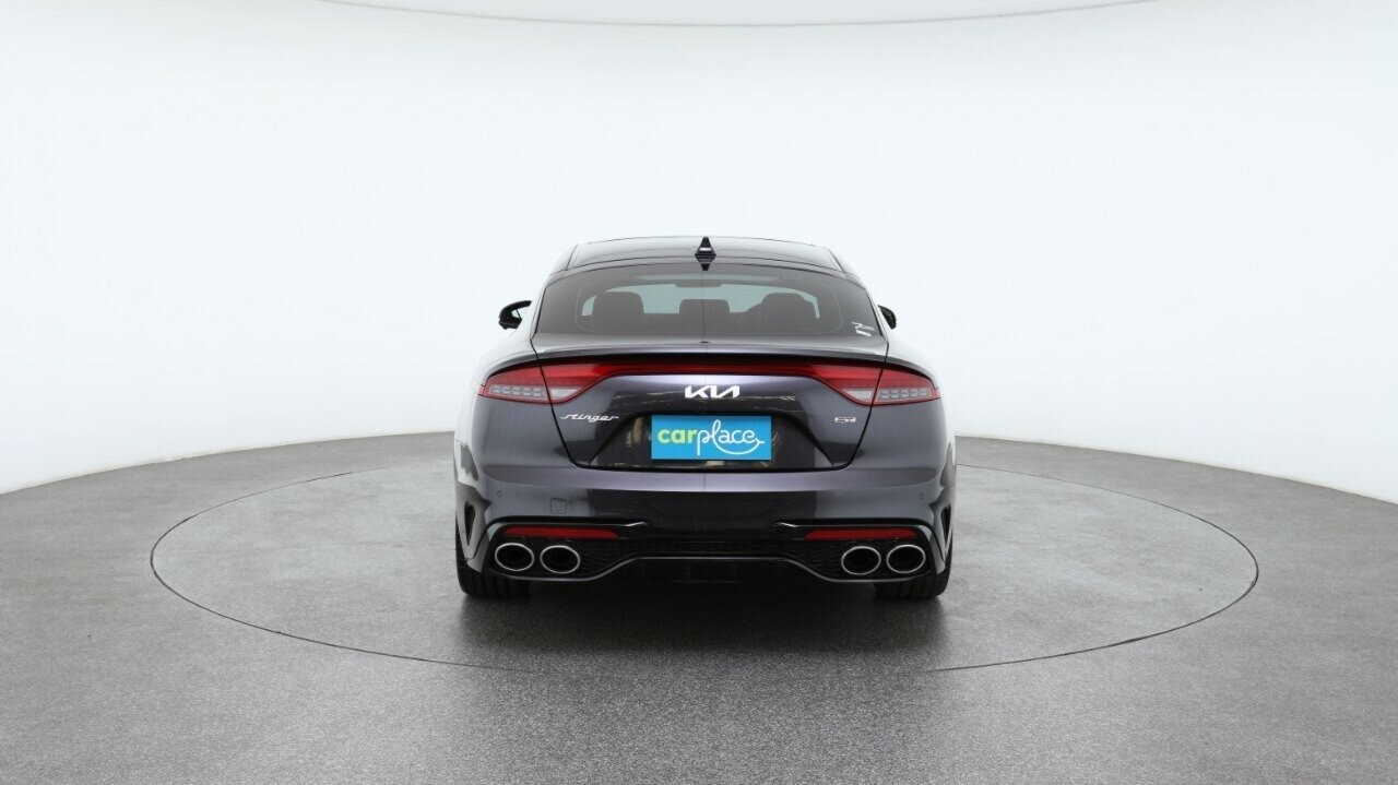 Kia Stinger image 2