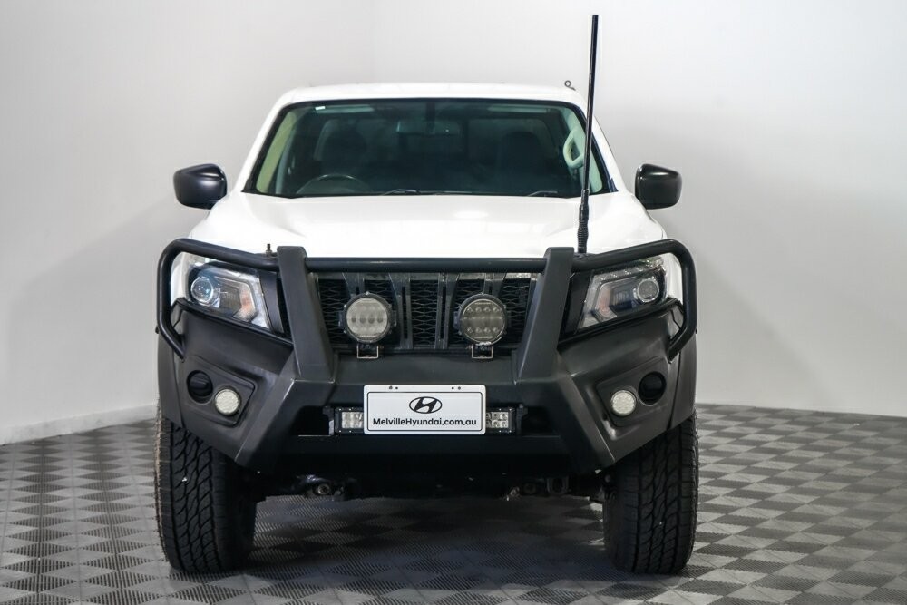 Nissan Navara image 2