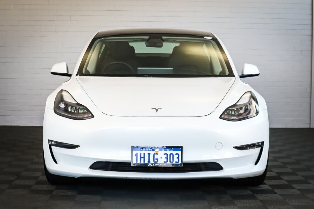 Tesla Model 3 image 3