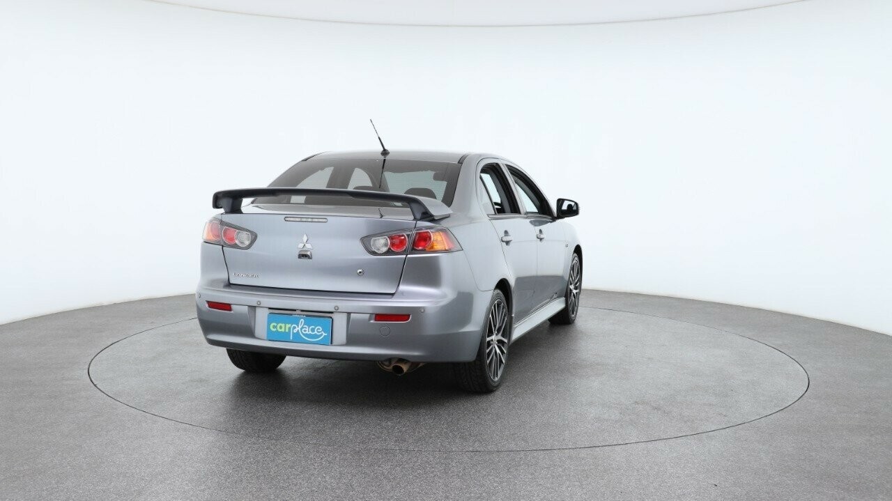 Mitsubishi Lancer image 3