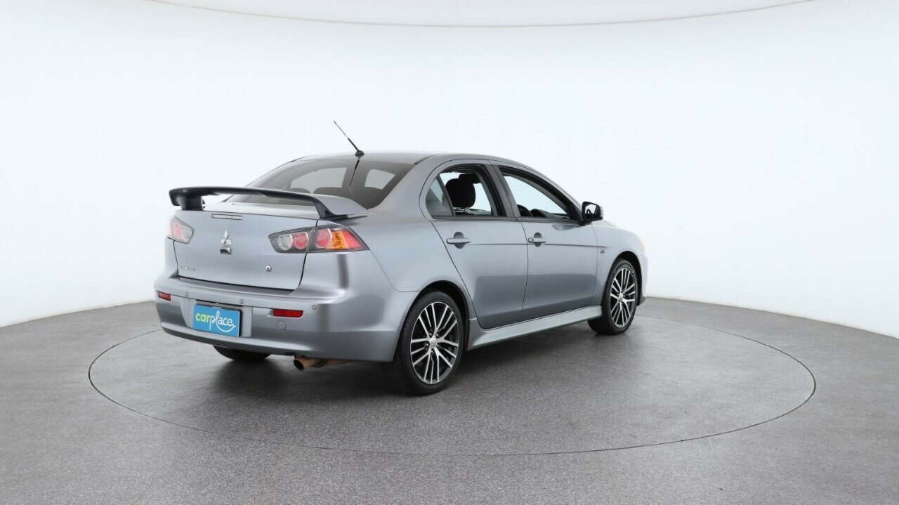 Mitsubishi Lancer image 4