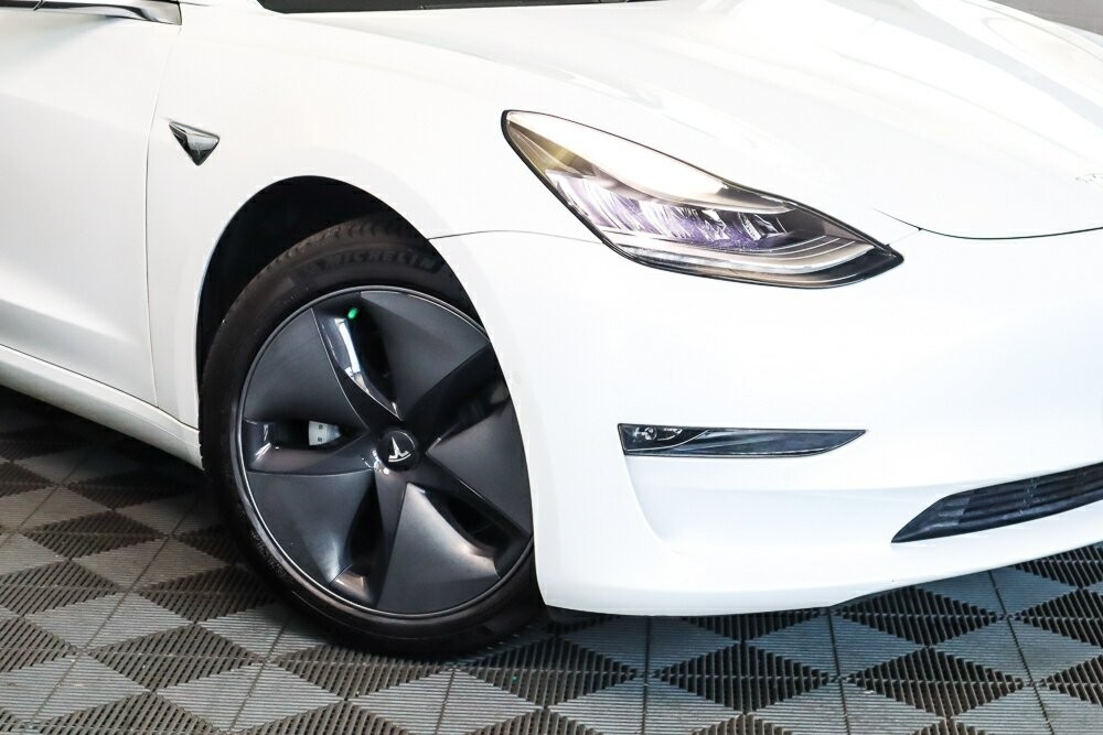 Tesla Model 3 image 2