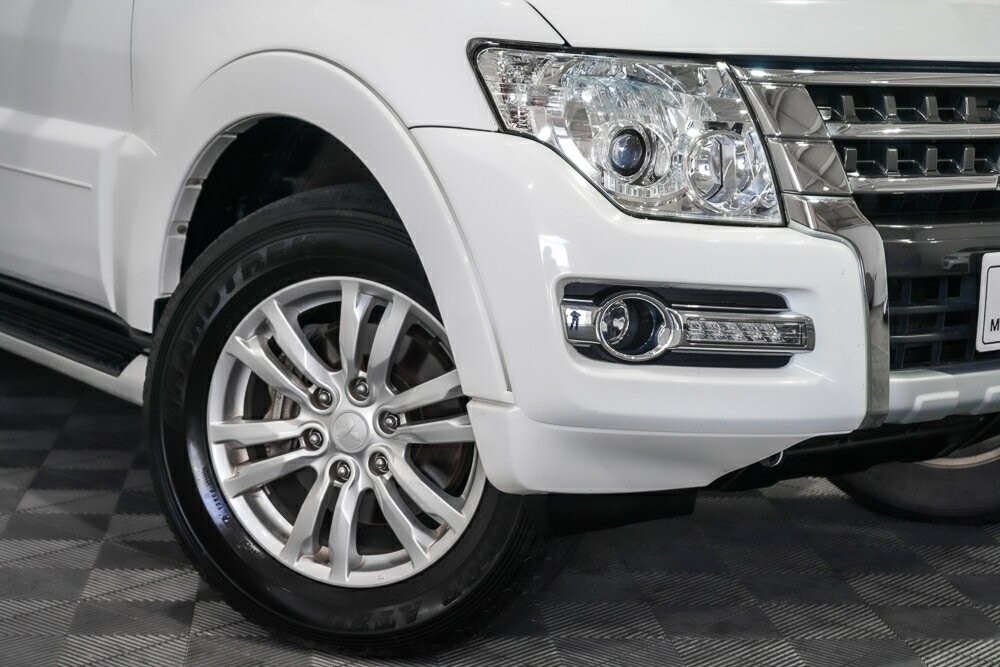 Mitsubishi Pajero image 2