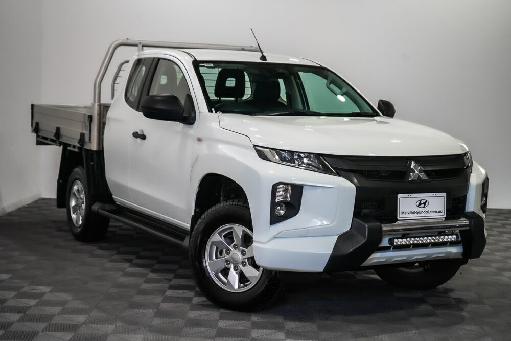 Mitsubishi Triton image 1