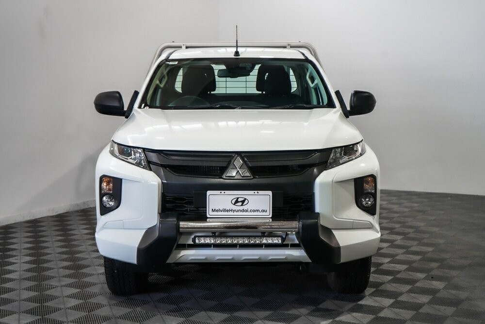 Mitsubishi Triton image 3