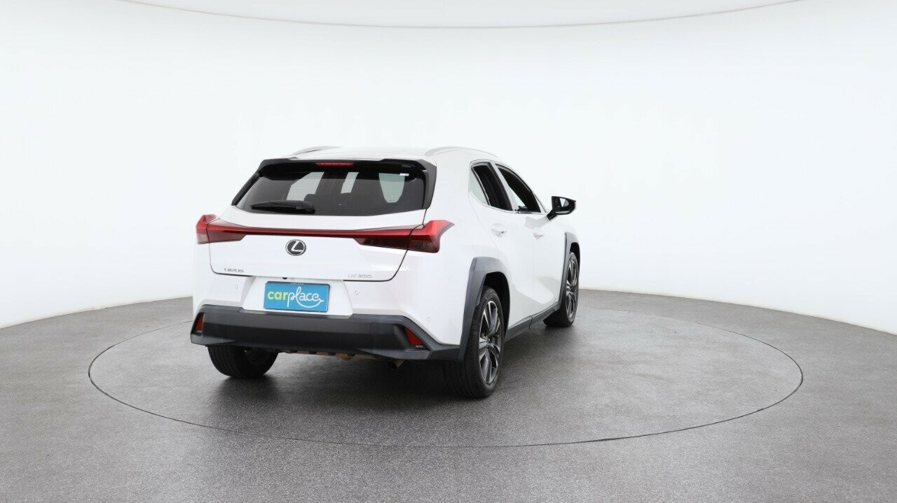 Lexus Ux image 3