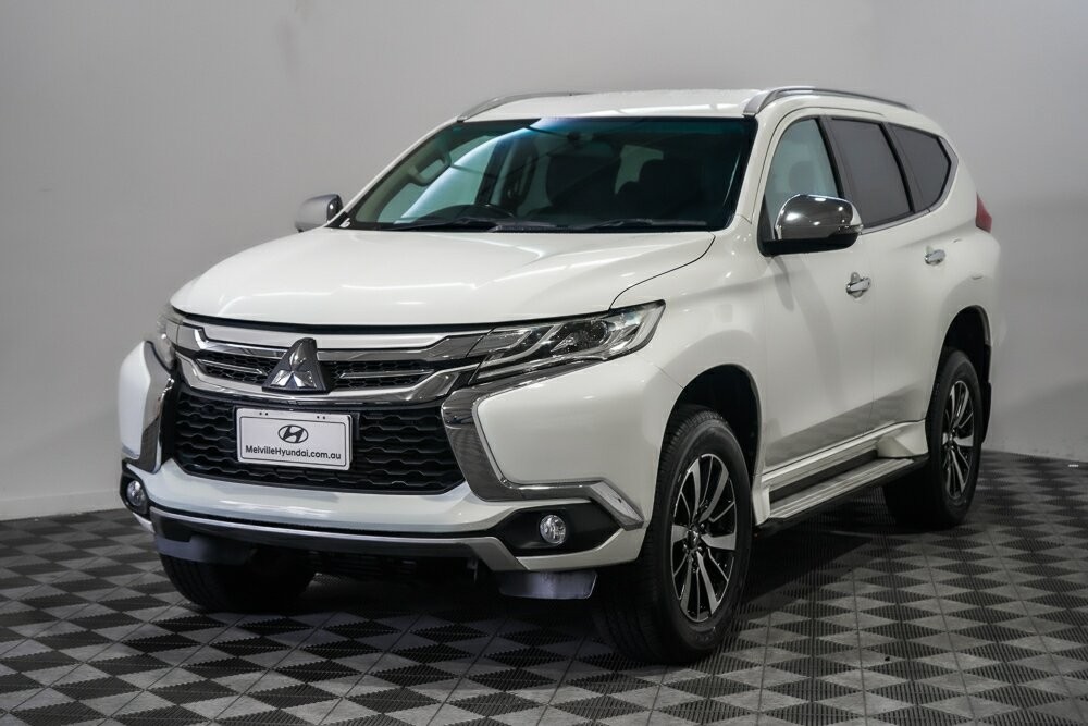 Mitsubishi Pajero Sport image 4