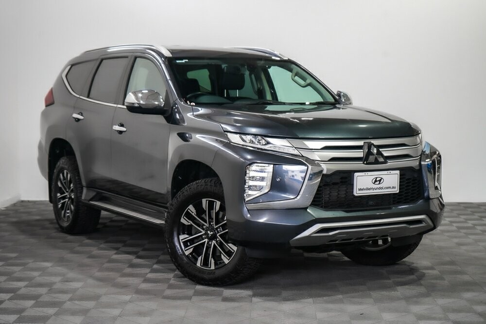 Mitsubishi Pajero Sport image 1