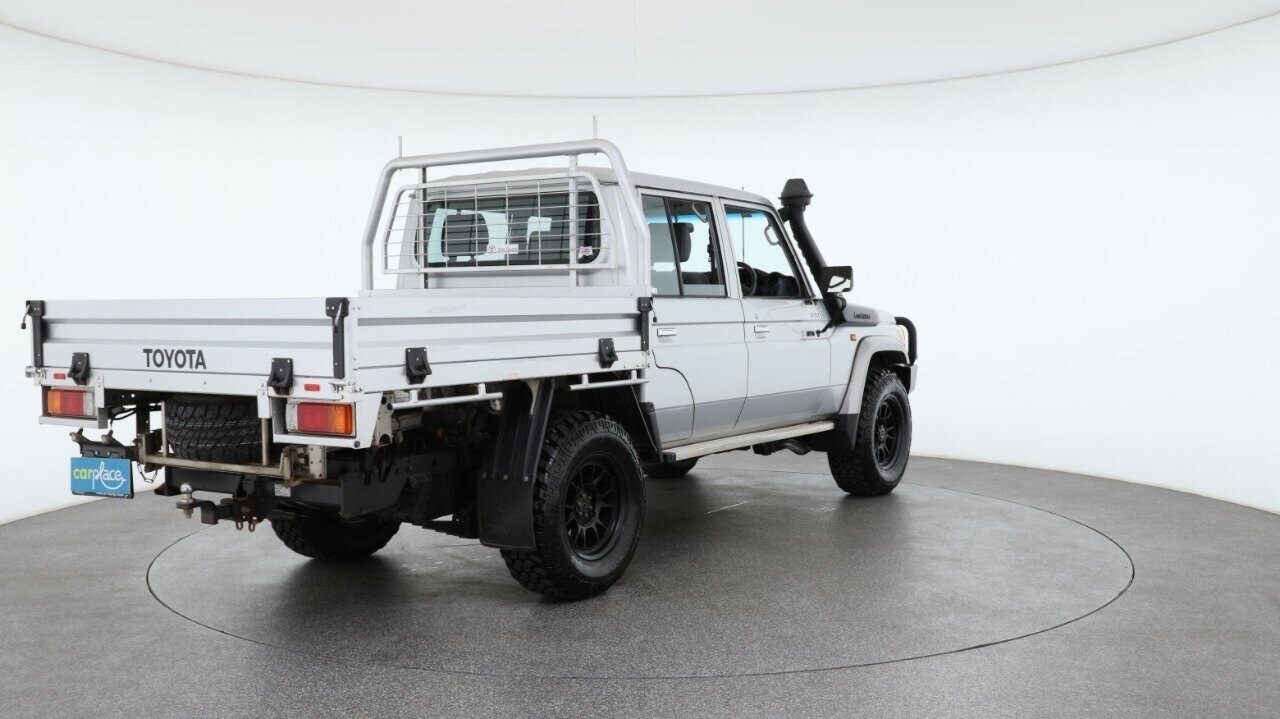 Toyota Landcruiser image 3