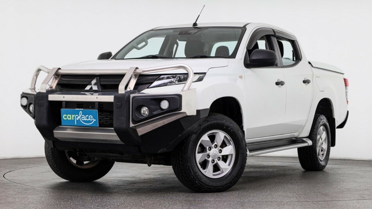 Mitsubishi Triton image 1