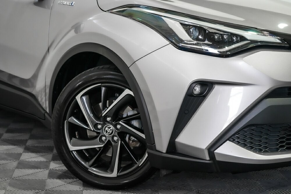 Toyota C-hr image 2