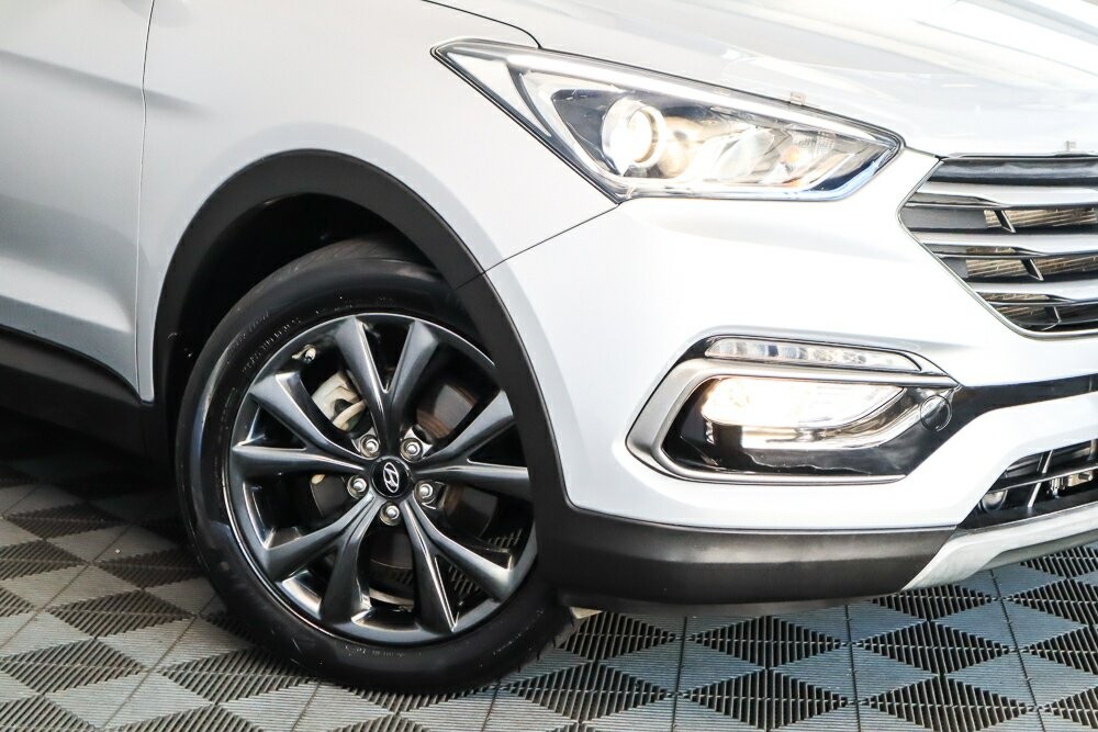 Hyundai Santa Fe image 2