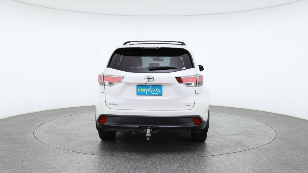 Toyota Kluger image 2