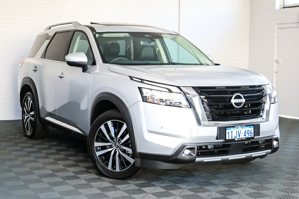 Nissan Pathfinder image 1