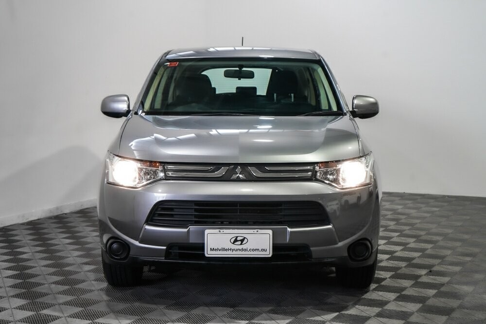 Mitsubishi Outlander image 3