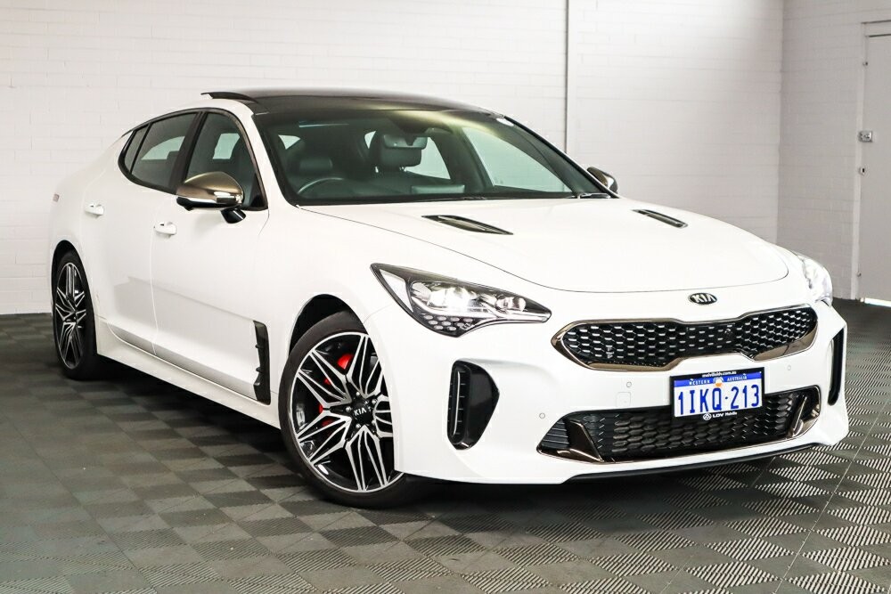 Kia Stinger image 1