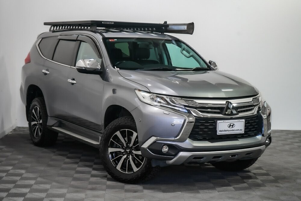 Mitsubishi Pajero Sport image 1