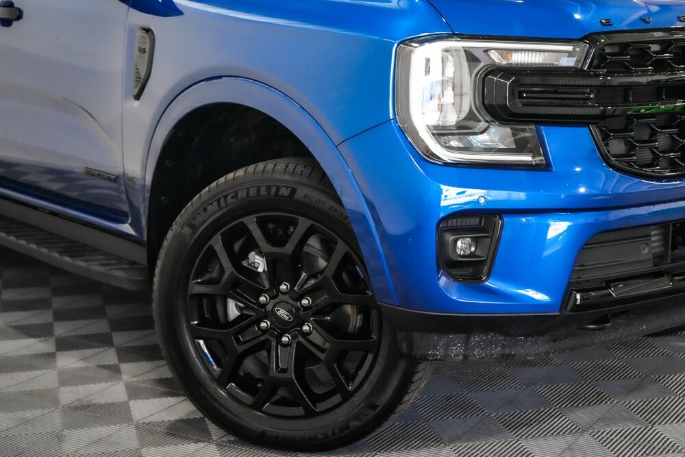 Ford Everest image 2