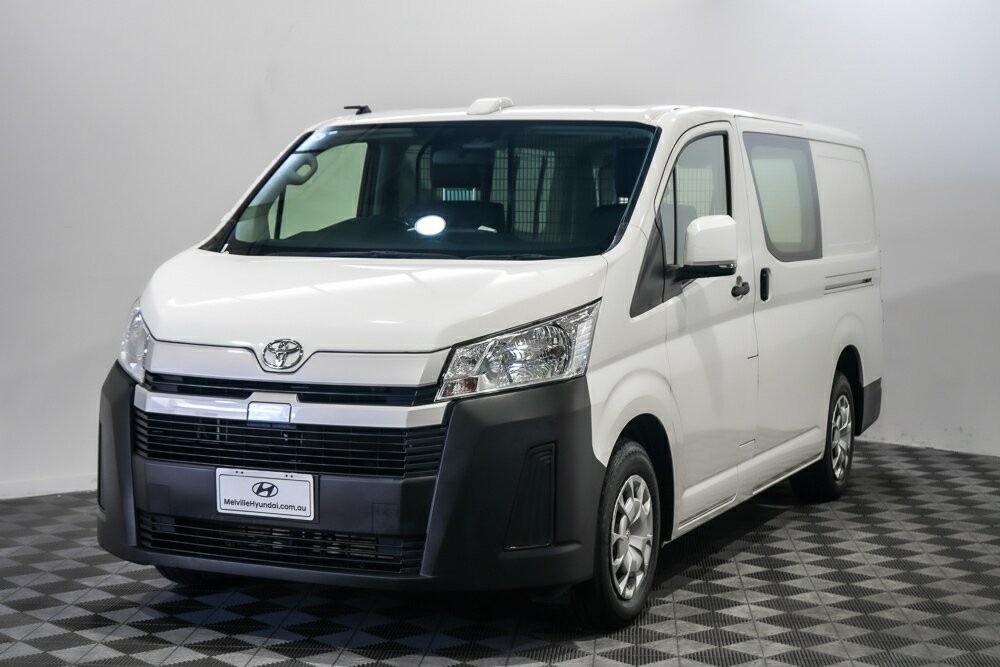 Toyota Hiace image 3