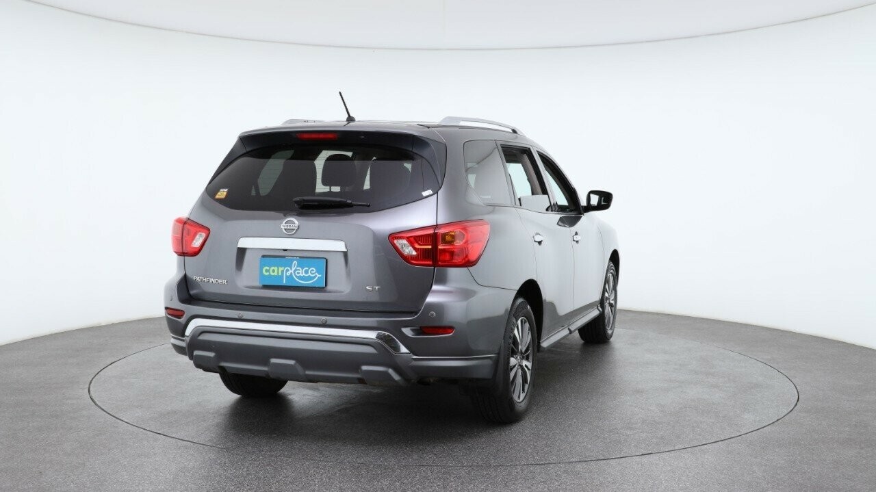 Nissan Pathfinder image 3