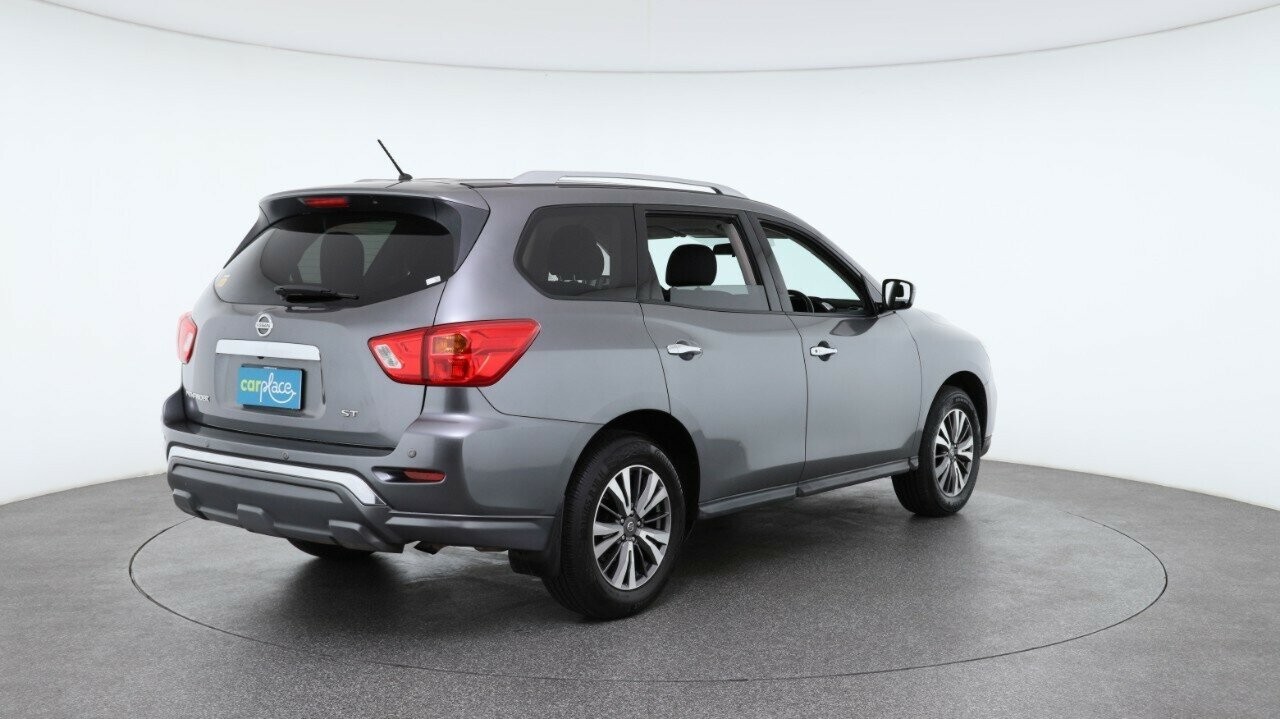 Nissan Pathfinder image 4