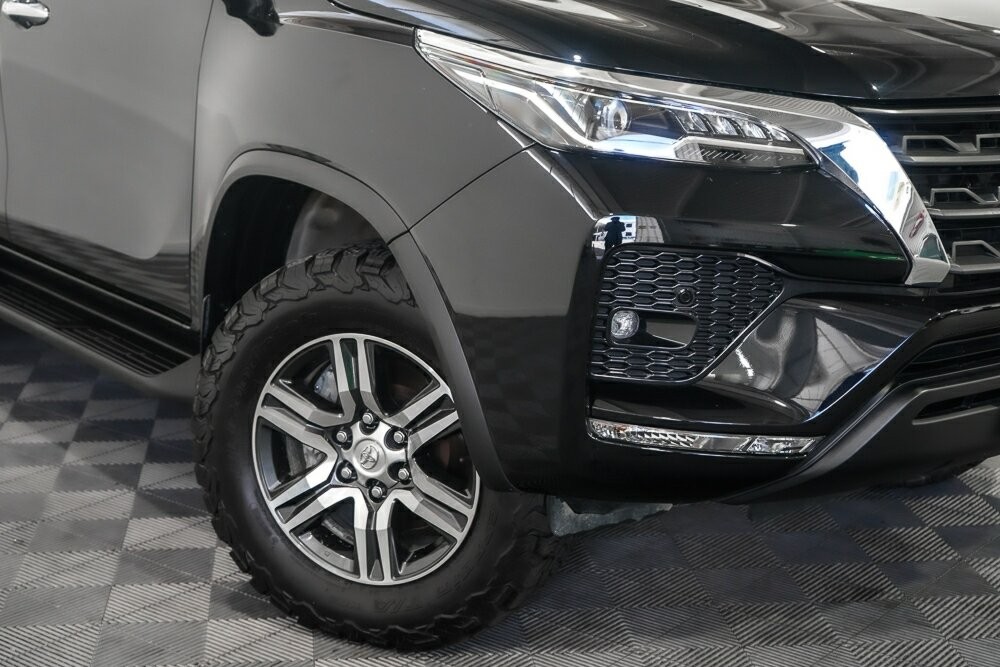 Toyota Fortuner image 2