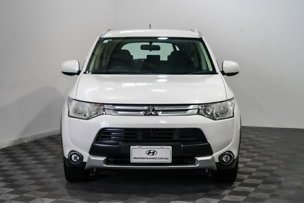 Mitsubishi Outlander image 3