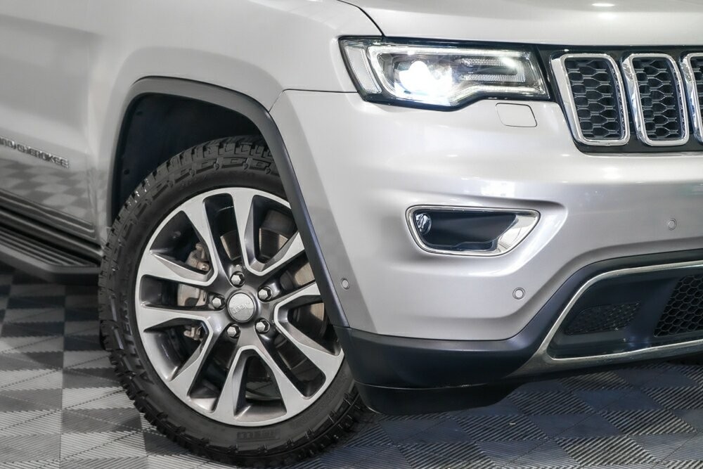 Jeep Grand Cherokee image 2