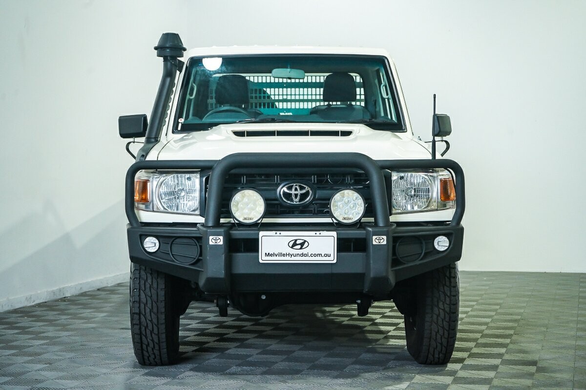 Toyota Landcruiser image 3